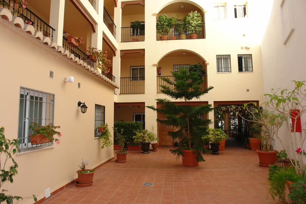 Luxurious Carabeo 2000 1.3 Apartment เนร์คา ภายนอก รูปภาพ