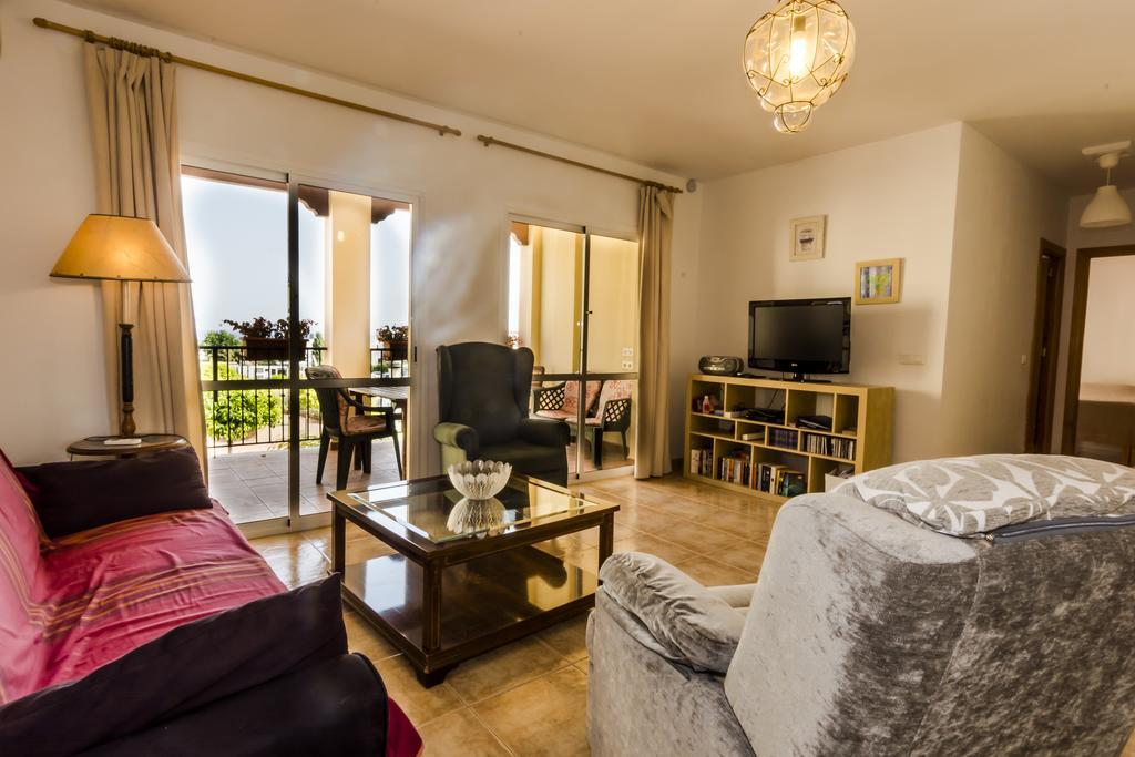 Luxurious Carabeo 2000 1.3 Apartment เนร์คา ภายนอก รูปภาพ